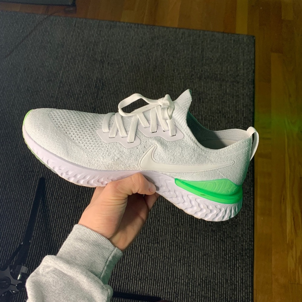 Nike Epic React FlyKnit 2